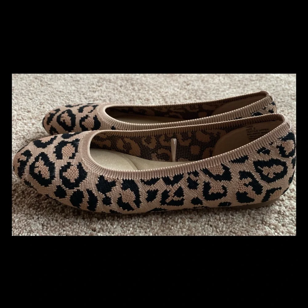 NEW Woman’s Knit Ballet Cushioned Flats Leopard Print. Size 6, 7 & 11 - Picture 3 of 5